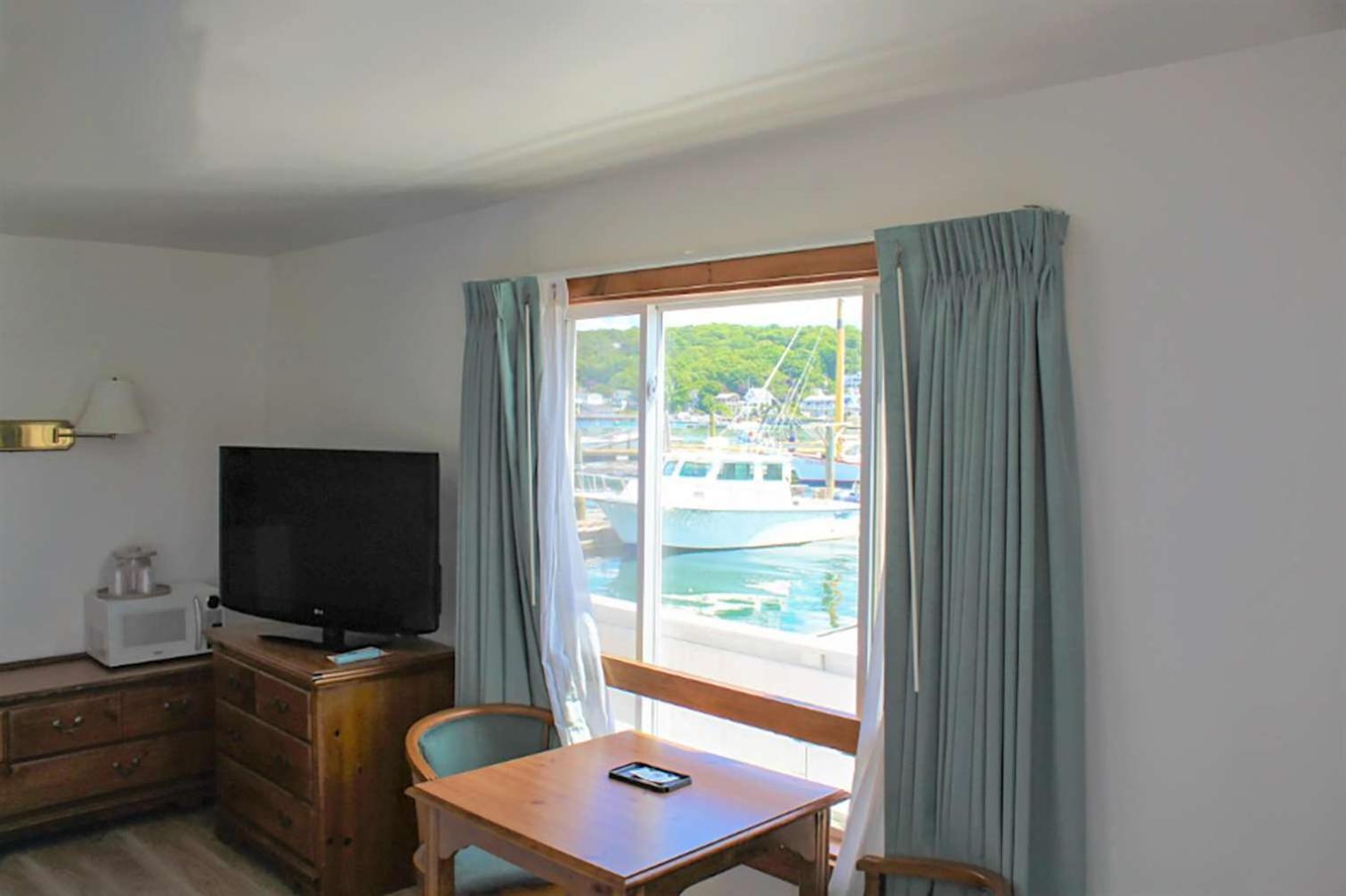 Motel Tugboat Boothbay Harbor
