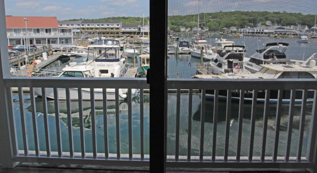 Motel Tugboat
