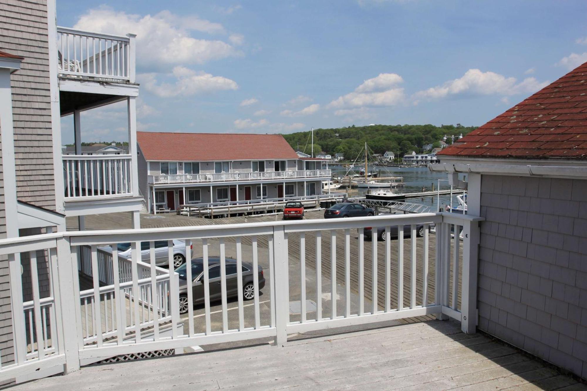 Motel Tugboat 3*