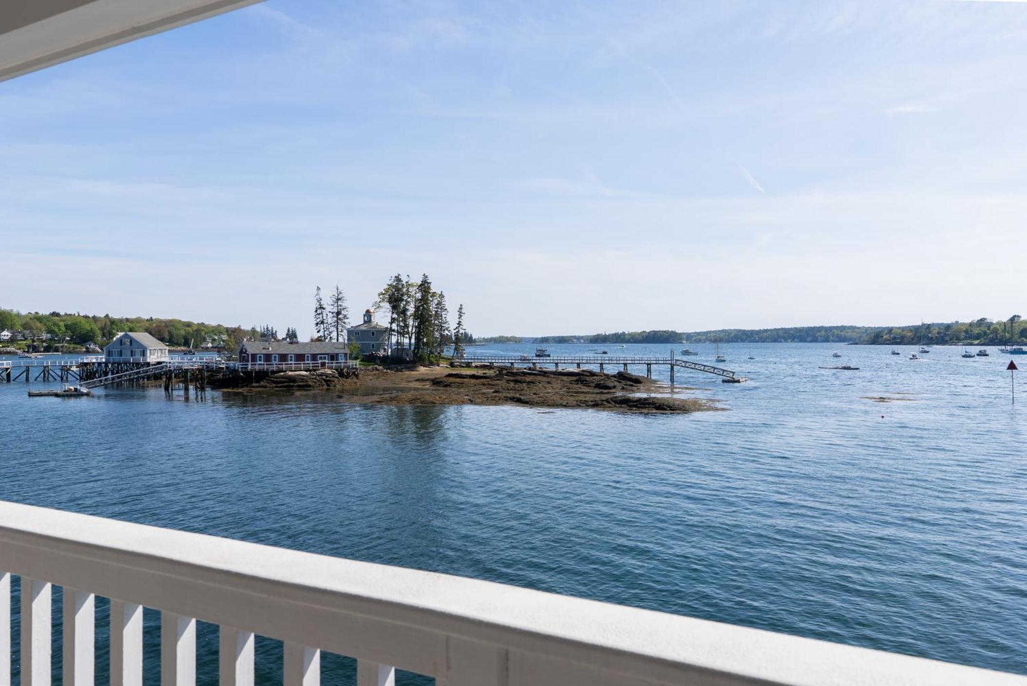 Motel Tugboat Boothbay Harbor