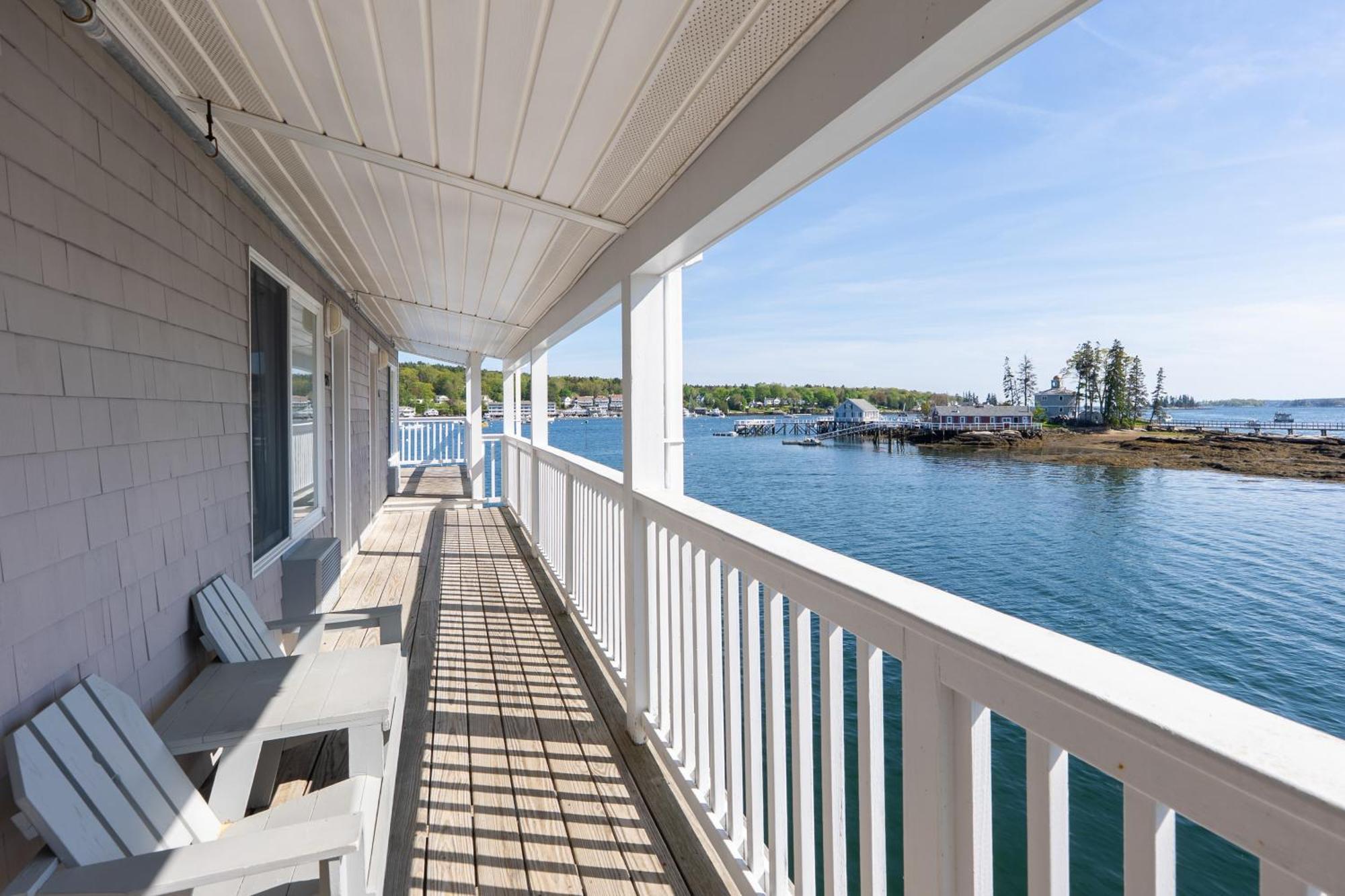 Tugboat Motel Boothbay Harbor