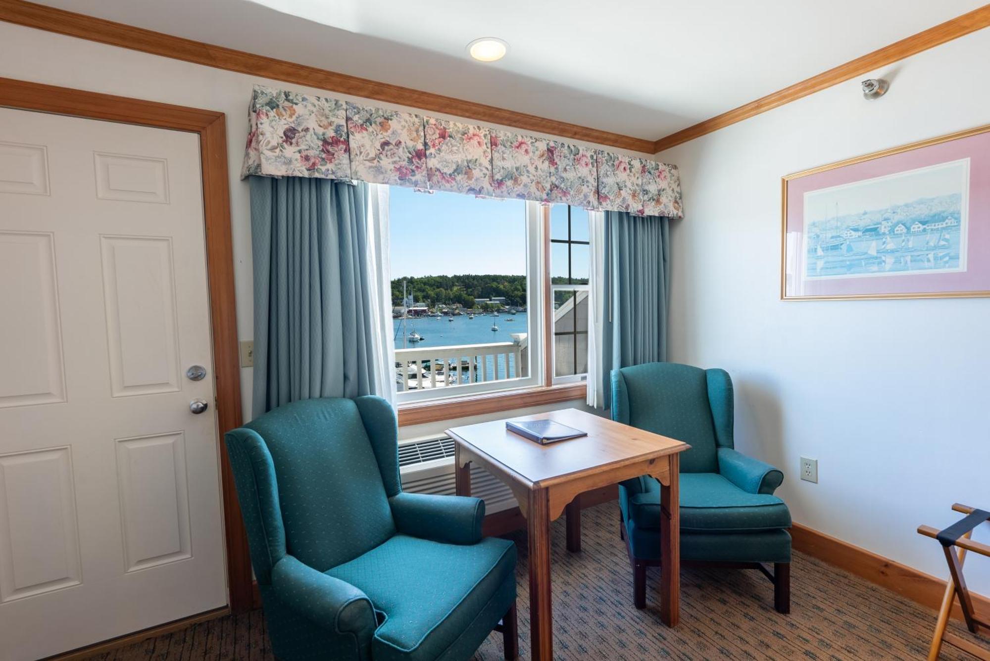 Tugboat Motel 3*