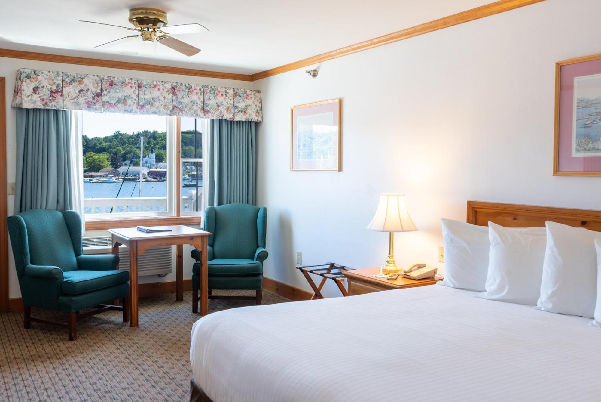 Motel Tugboat Boothbay Harbor